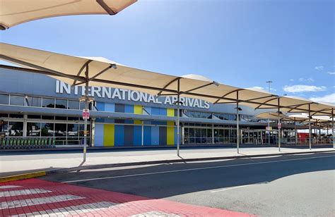 Gold Coast to Gold Coast Airport (OOL) .